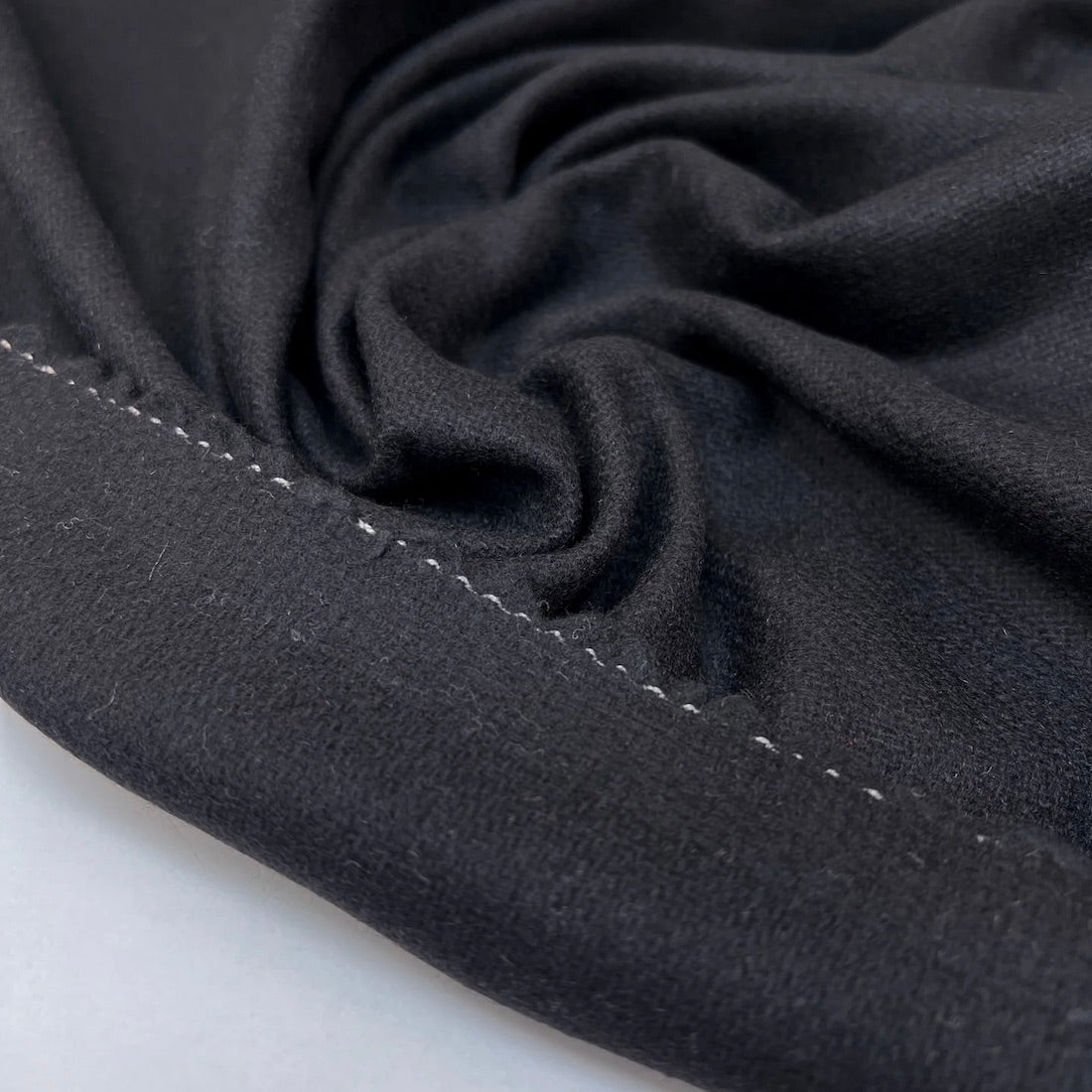 Wollen tweed | Black